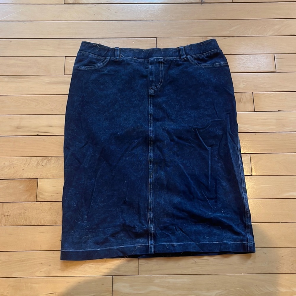 HARD TAIL ladies skirt size. Stretchy “jean”. Size S or M.